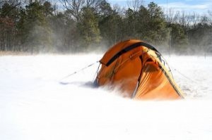 winter-tent_2447301-300x199